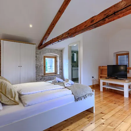 Lucky By Interhome Hébergement de vacances *