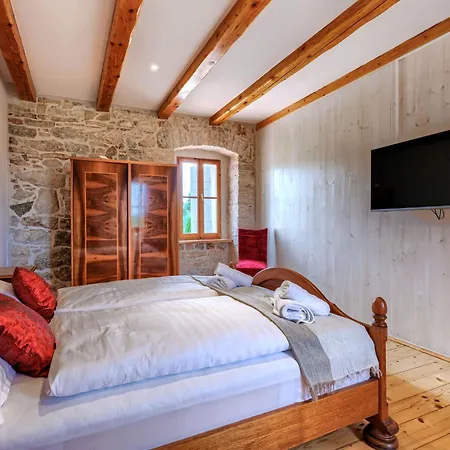 Lucky By Interhome Hébergement de vacances Poreč