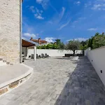 Lucky By Interhome *